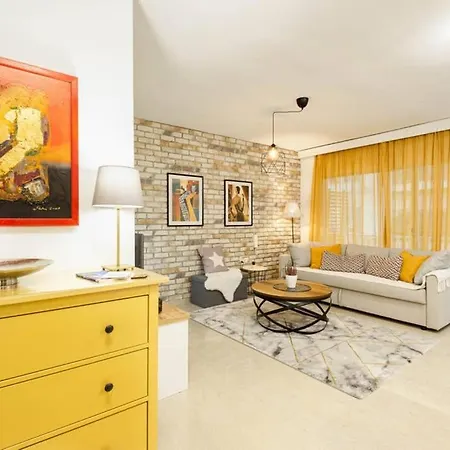 Spacious Stylish Up To 4ppl Close To Centre Apartment *