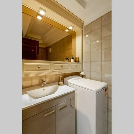 Spacious Stylish Up To 4ppl Close To Centre Thessaloníki